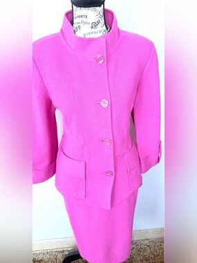St. John Vibrant Hot Pink skirt suit size 12/10